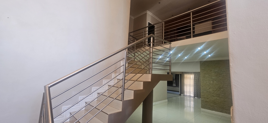 4 Bedroom Property for Sale in Roylglen Gardens Northern Cape